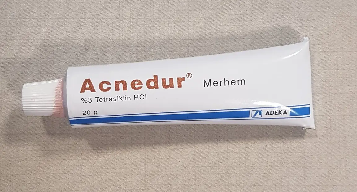 ACNEDUR %3 MERHEM (20 G) kutu görseli
